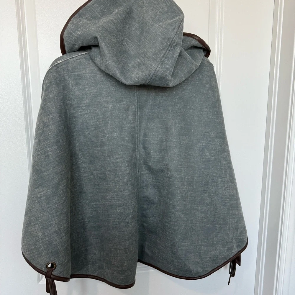 Anthropologie Gray and Cream Hooded Cape - Picture 11 of 13